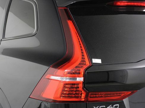 Certified 2023 Volvo XC60 B5 Ultimate AWD/4WD image 18