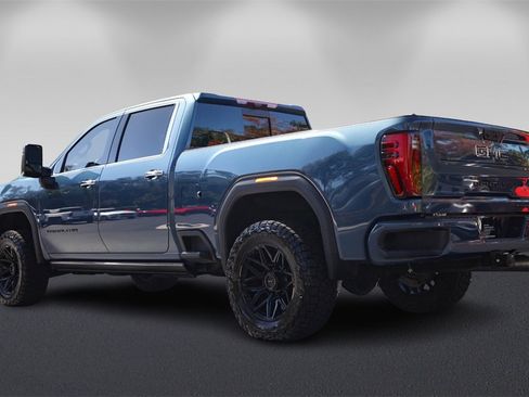 Used 2024 GMC Sierra 2500 Denali Ultimate image 5