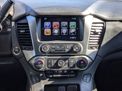 Used 2020 Chevrolet Suburban LT image 21