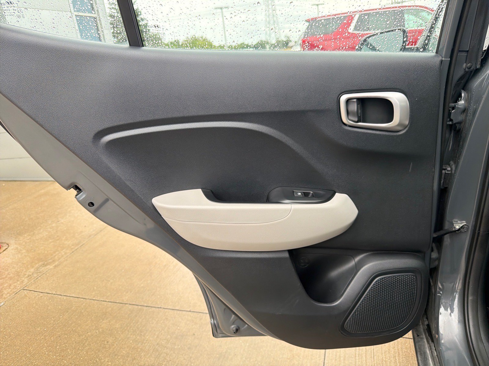 Used 2025 Hyundai Venue SEL FWD image 19