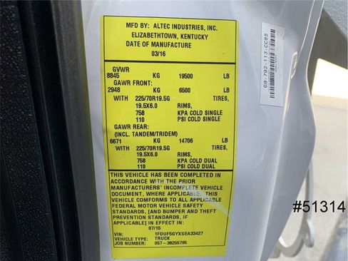 Used 2016 Ford F550 2WD Regular Cab Super Duty image 17