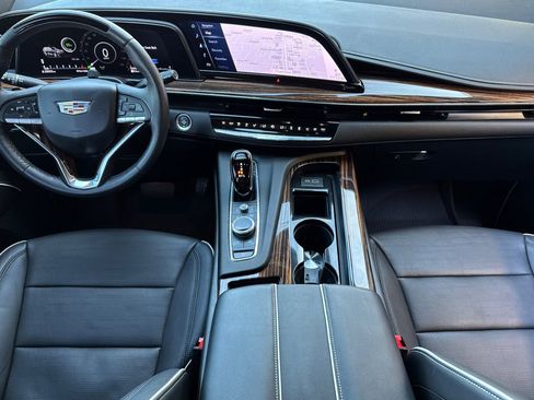 Used 2023 Cadillac Escalade Premium Luxury image 14