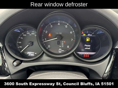 Used 2022 Porsche Macan AWD/4WD image 12