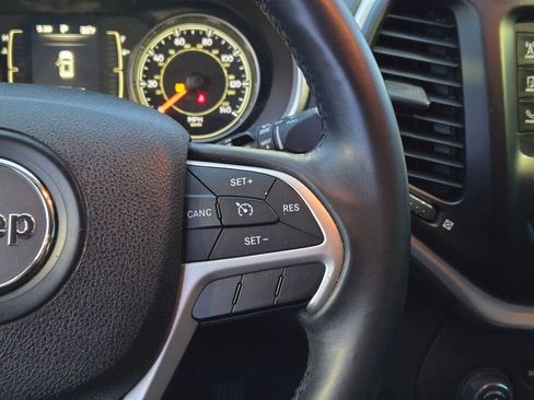 Used 2014 Jeep Cherokee Latitude w/ Comfort/Convenience Group image 41