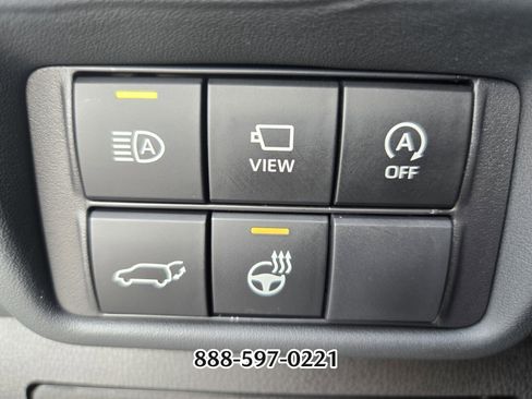 Used 2025 Toyota Highlander Platinum image 32