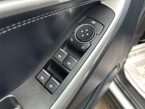 Used 2022 Ford Explorer XLT RWD image 10