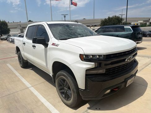 Used 2021 Chevrolet Silverado 1500 LT Trail Boss w/ Bed Protection Package AWD/4WD image 3
