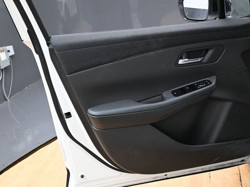 Used 2026 Nissan Leaf SV+ w/ Floor Mat Package (SV+) FWD image 37