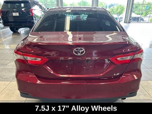 Used 2018 Toyota Camry LE FWD image 10