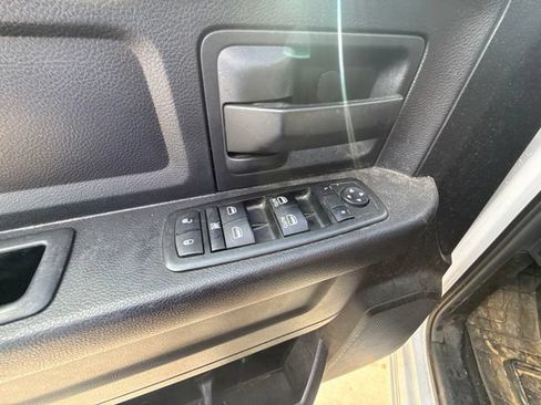 Used 2015 RAM 1500 Express AWD/4WD image 35