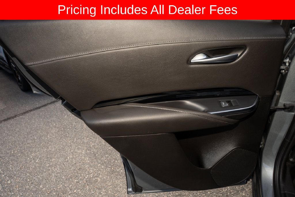Used 2024 Cadillac XT4 Luxury w/ Cold Weather Package FWD image 11