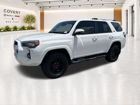 Used 2024 Toyota 4Runner SR5 Premium w/ Moonroof Package AWD/4WD image 4