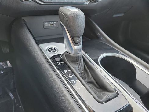 Used 2024 Nissan Altima 2.5 SV image 16