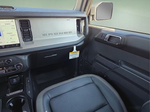 New 2025 Ford Bronco Outer Banks AWD/4WD image 12