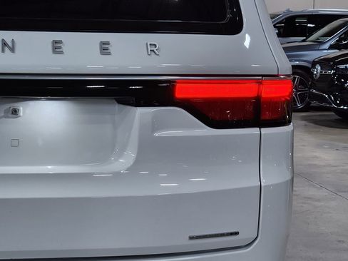 Used 2022 Jeep Wagoneer Series II w/ Premium Group I image 23