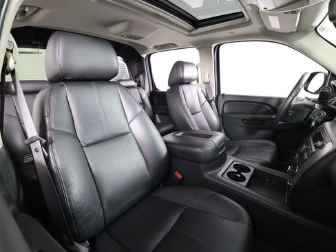 Used 2012 Chevrolet Avalanche LT w/ Suspension Package, Off-Road image 24