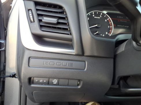 Used 2024 Nissan Rogue S image 15