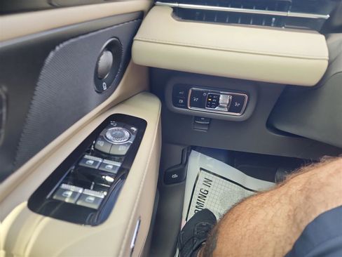 New 2025 Lincoln Nautilus Premier w/ Equipment Group 102A image 26