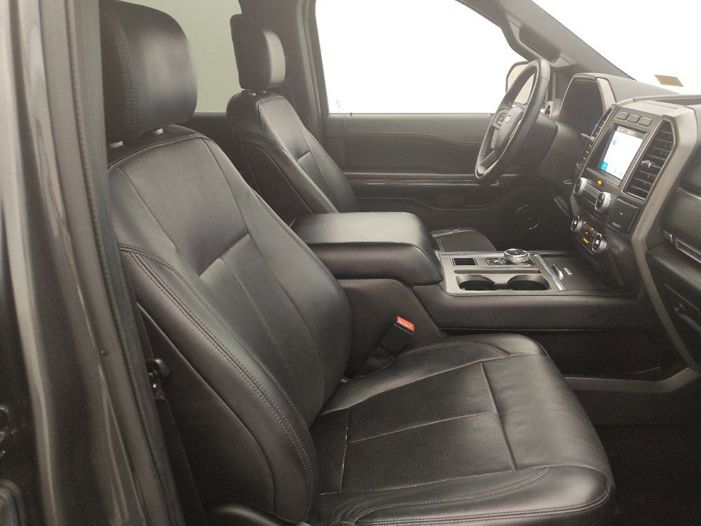 Used 2018 Ford Expedition XLT w/ Equipment Group 202A RWD image 21