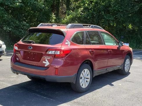Used 2017 Subaru Outback 2.5i Premium AWD/4WD image 3