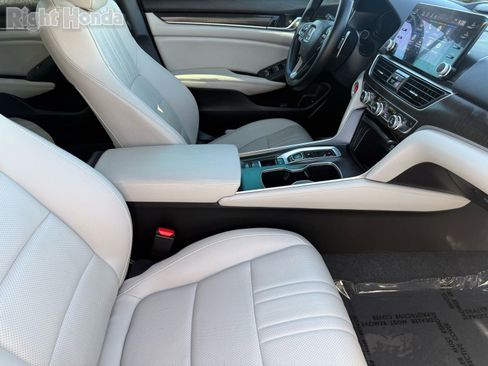 Used 2022 Honda Accord Touring image 32