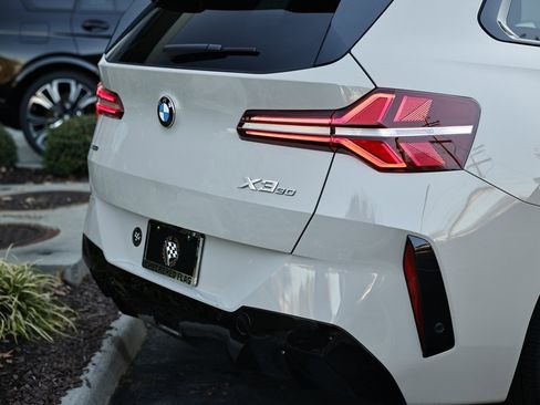 Certified 2025 BMW X3 xDrive30i w/ M Sport Package image 9