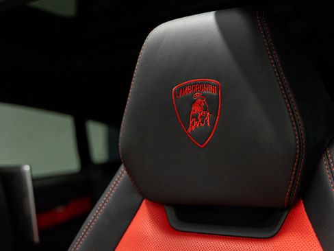 Used 2021 Lamborghini Urus image 31