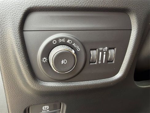 New 2025 Jeep Grand Cherokee L Summit image 18