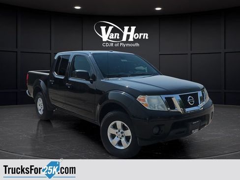 Used 2013 Nissan Frontier SV AWD/4WD image 3