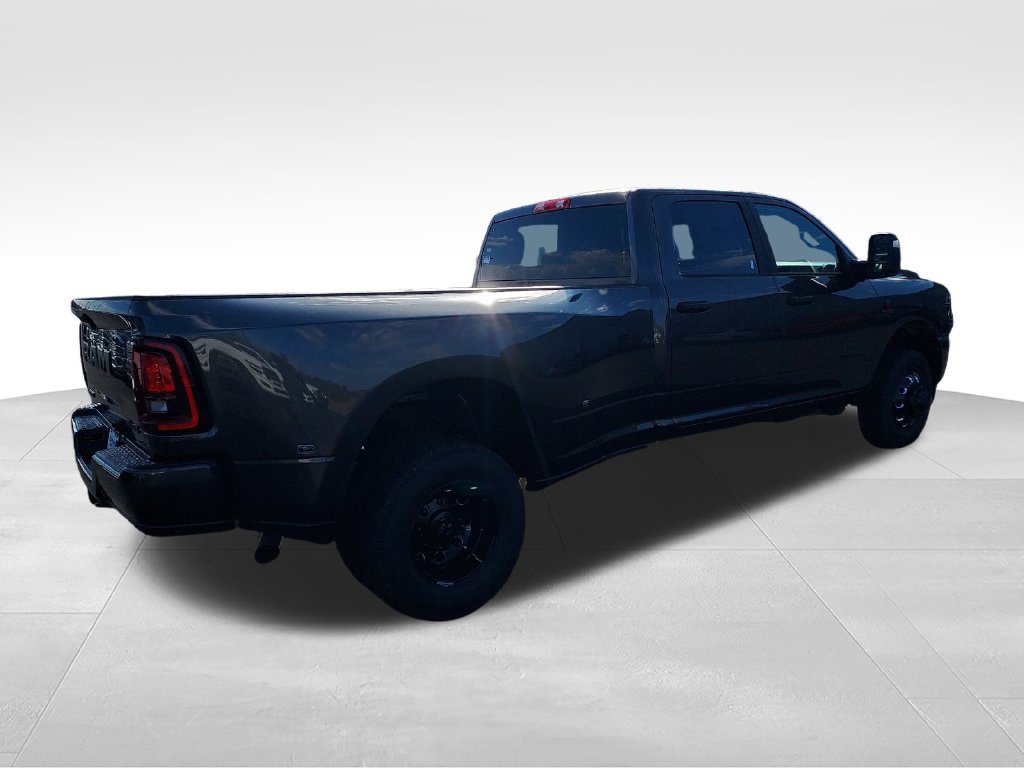 New 2027 RAM 3500 Big Horn w/ Night Edition AWD/4WD image 5