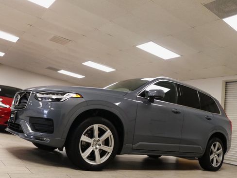 Used 2022 Volvo XC90 T5 Momentum image 10