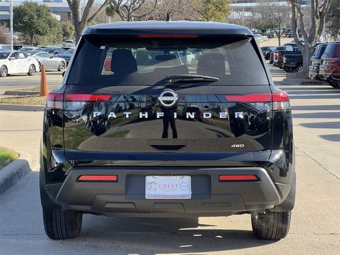 Certified 2025 Nissan Pathfinder S image 5