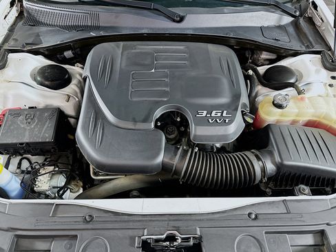 Used 2022 Chrysler 300 Touring w/ Sport Appearance Package image 30