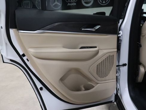 Used 2025 Jeep Grand Cherokee Limited image 18