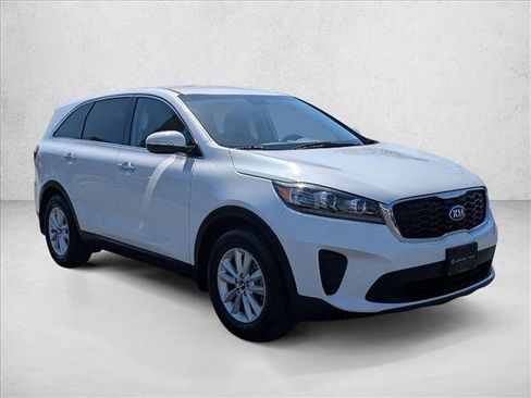 Used 2019 Kia Sorento FWD image 3