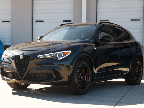 Used 2022 Alfa Romeo Stelvio Quadrifoglio w/ Active Assist Plus Package AWD/4WD image 4