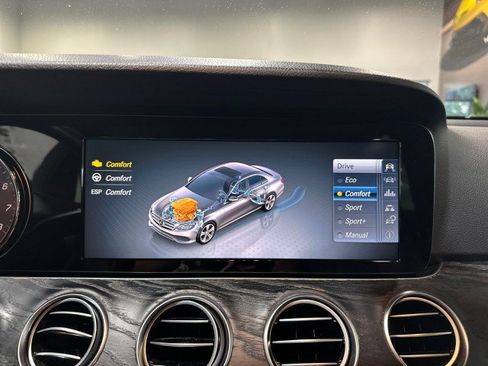 Used 2018 Mercedes-Benz E 300 4MATIC image 61