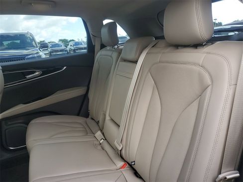 Certified 2022 Lincoln Nautilus Reserve w/ Cargo Utility Package image 12