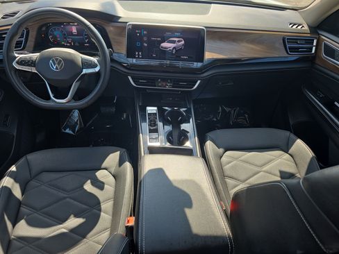 Used 2024 Volkswagen Atlas SE AWD/4WD image 18