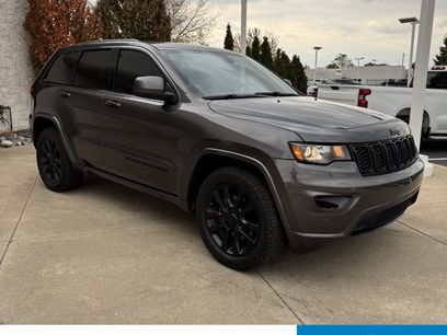 Used 2017 Jeep Grand Cherokee Altitude