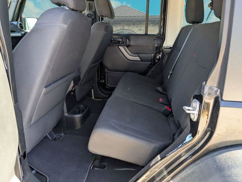 Used 2018 Jeep Wrangler Unlimited Sport S image 15