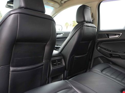 Used 2020 Ford Edge SEL image 13