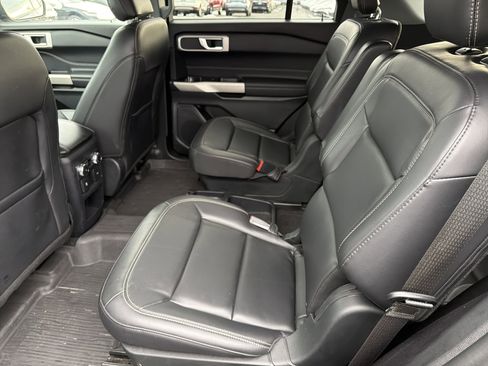 Used 2021 Ford Explorer XLT w/ Equipment Group 202A image 22