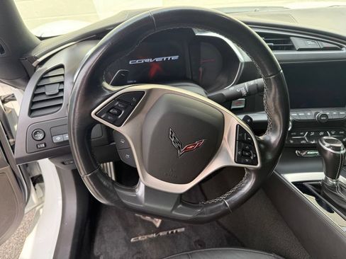 Used 2018 Chevrolet Corvette Stingray Coupe RWD image 28