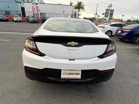Used 2017 Chevrolet Volt Premier w/ Driver Confidence II Package FWD image 4