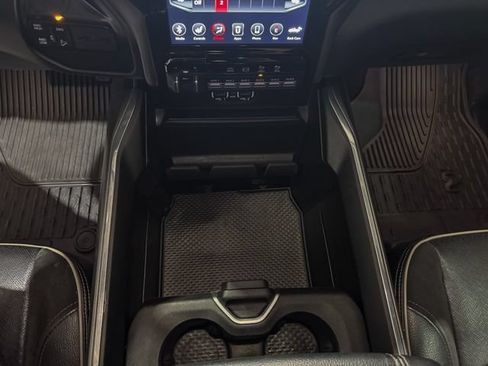 Used 2021 RAM 2500 Laramie w/ Night Edition AWD/4WD image 16