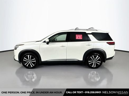 Certified 2024 Nissan Pathfinder Platinum w/ Cargo Package AWD/4WD image 8