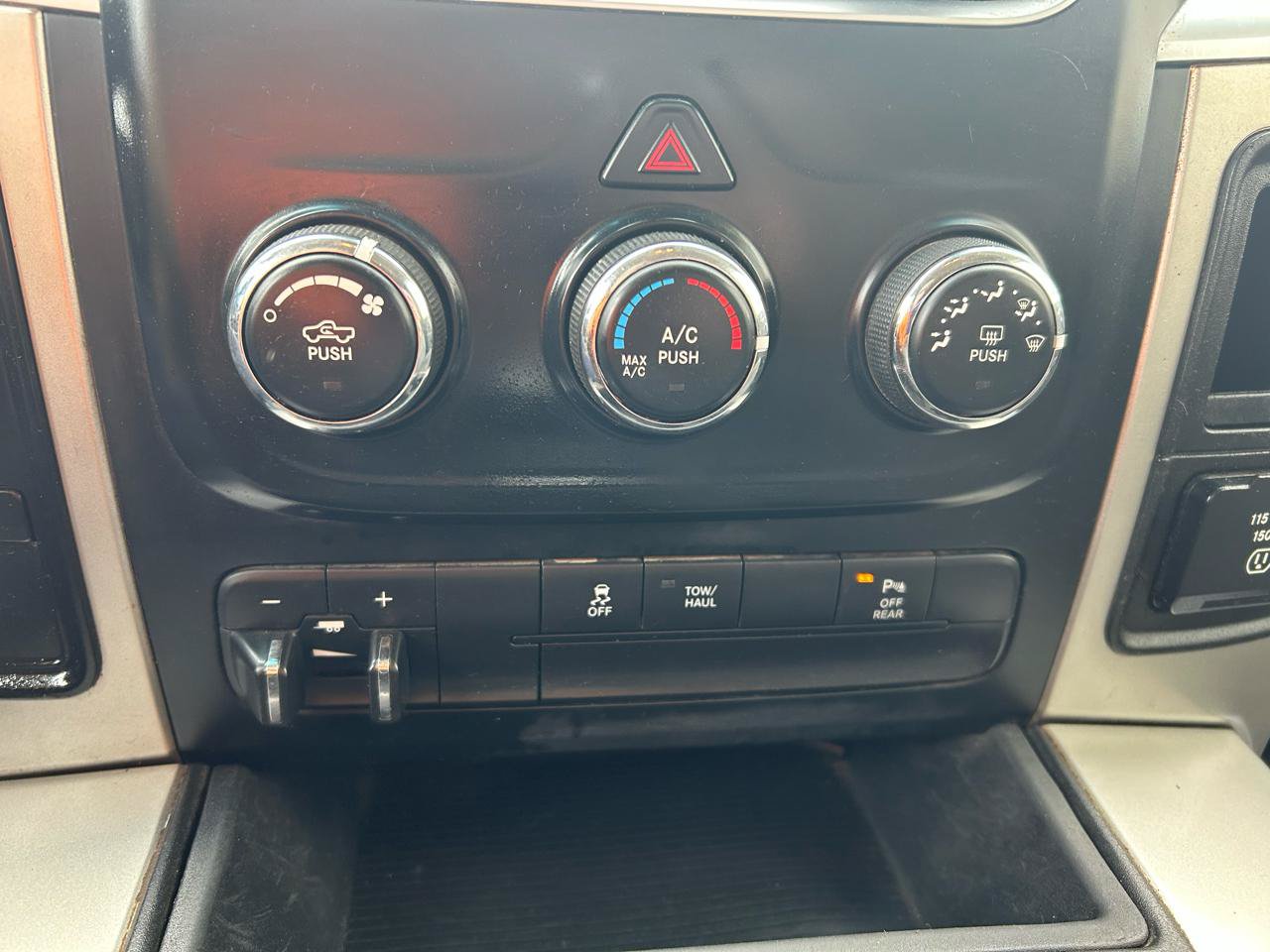 Used 2017 RAM 2500 SLT AWD/4WD image 22