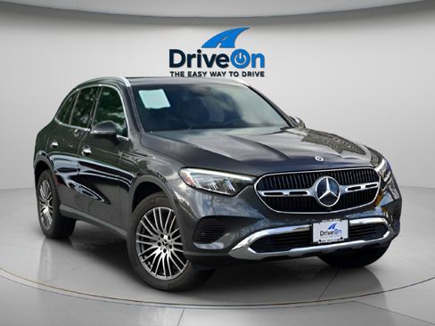 Used 2024 Mercedes-Benz GLC 300 4MATIC image 7