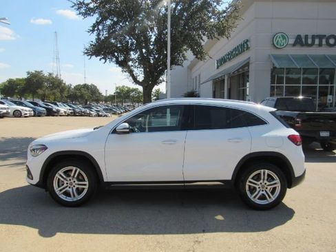 Used 2022 Mercedes-Benz GLA 250 4MATIC w/ Premium Package Lite image 10